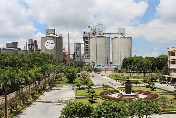 Cảnh quan nhà máy Xi măng Vicem Hoàng Thạch