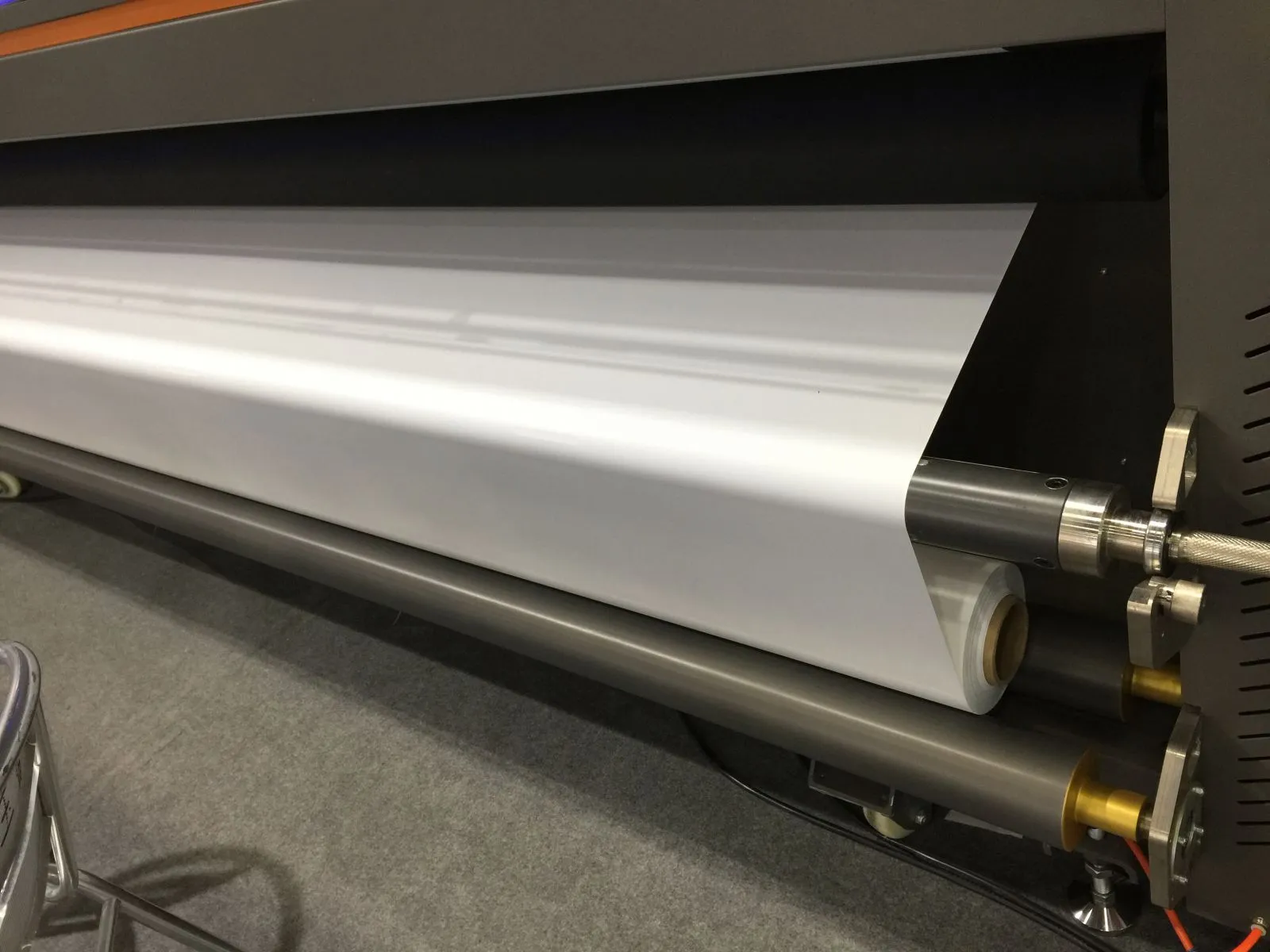 In UV trần xuyên sáng