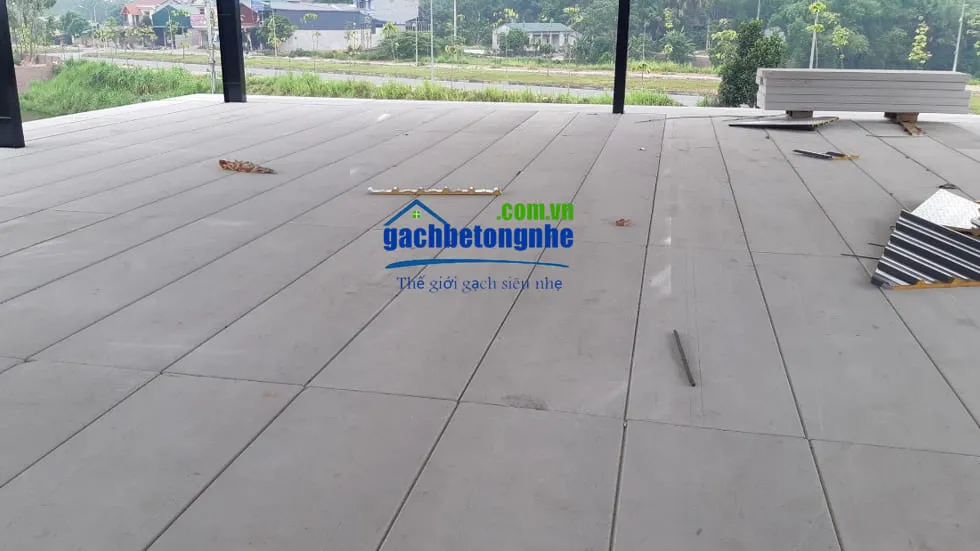 Xây nhà lắp ghép hệ sàn bê tông nhẹ bằng tấm panel bê tông khí chưng áp ALC