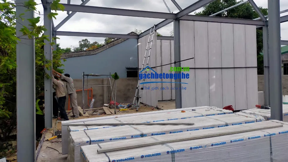Thi công nhà lắp ghép bằng tấm bê tông nhẹ ALC Viglacera
