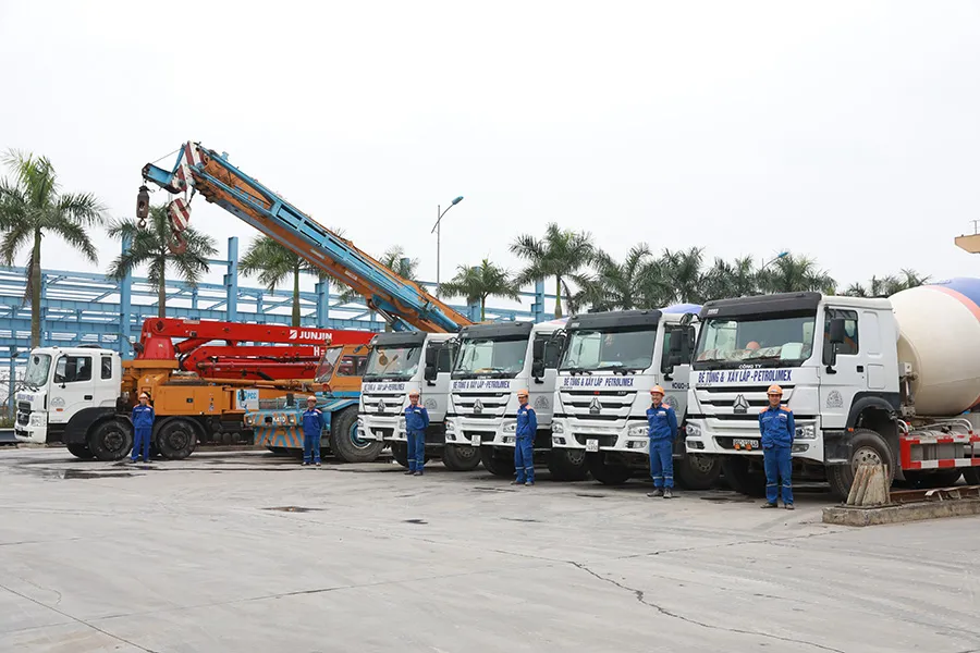 Xe bồn Petrolime cung cấp bê tông tươi cho công trình xây dựng Hải Phòng.