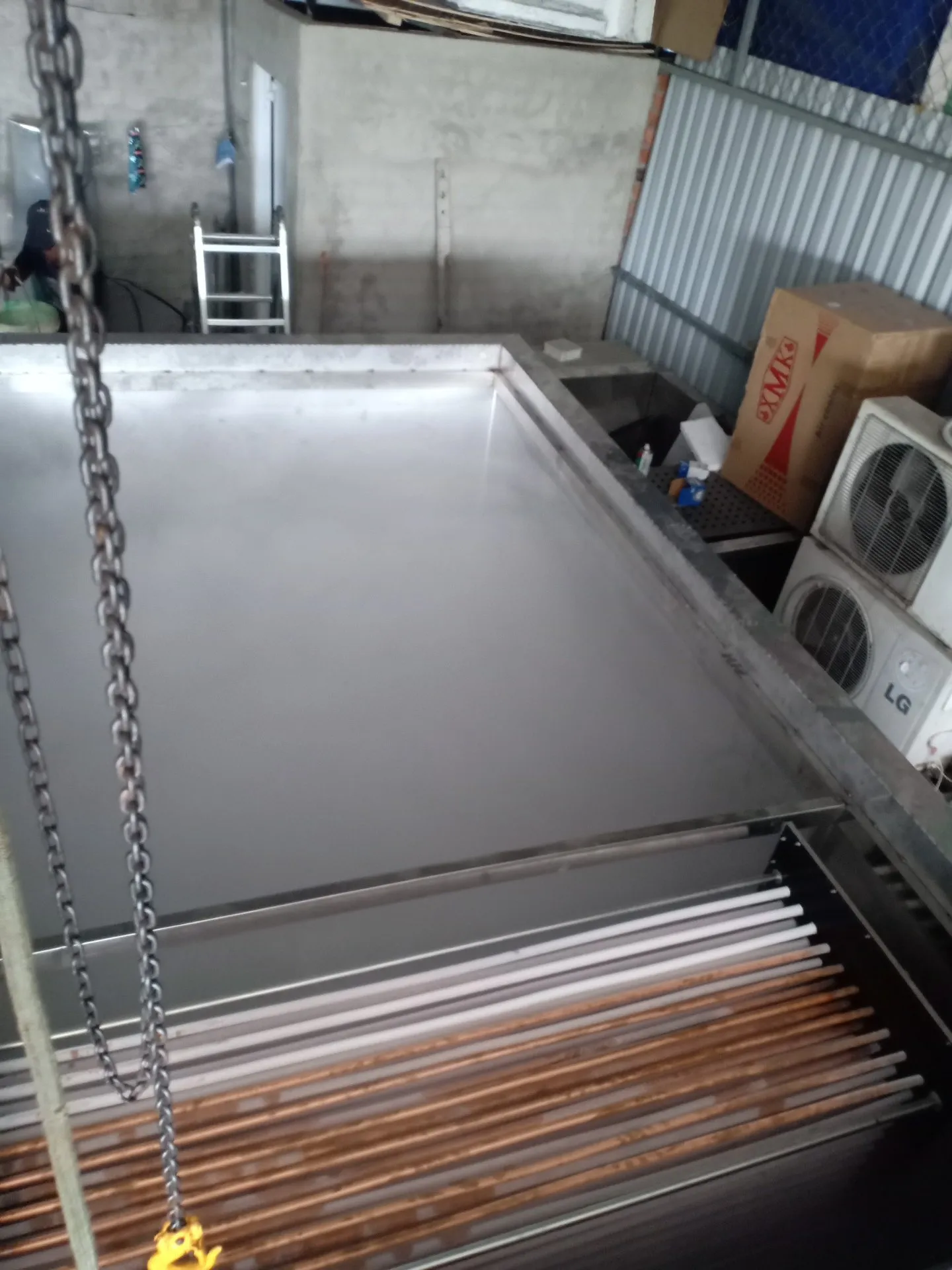 Bể chứa khuôn đá làm bằng inox