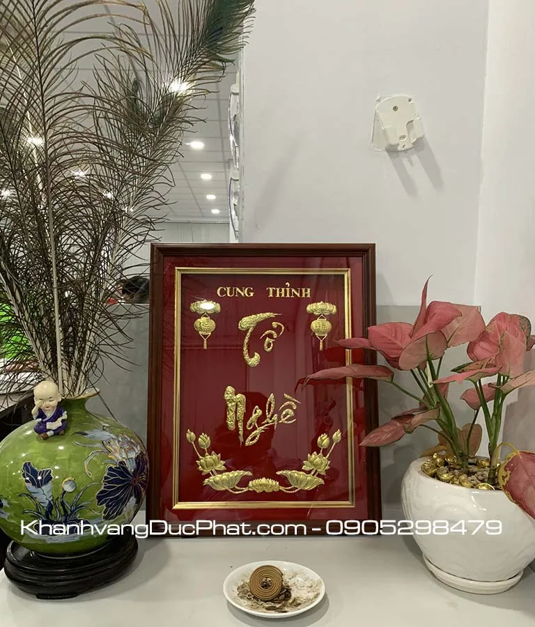 Bàn thờ Tổ Nghề được lập tại văn phòng công ty xây dựng (Ảnh Feedback khách hàng gửi tặng Đức Phát)