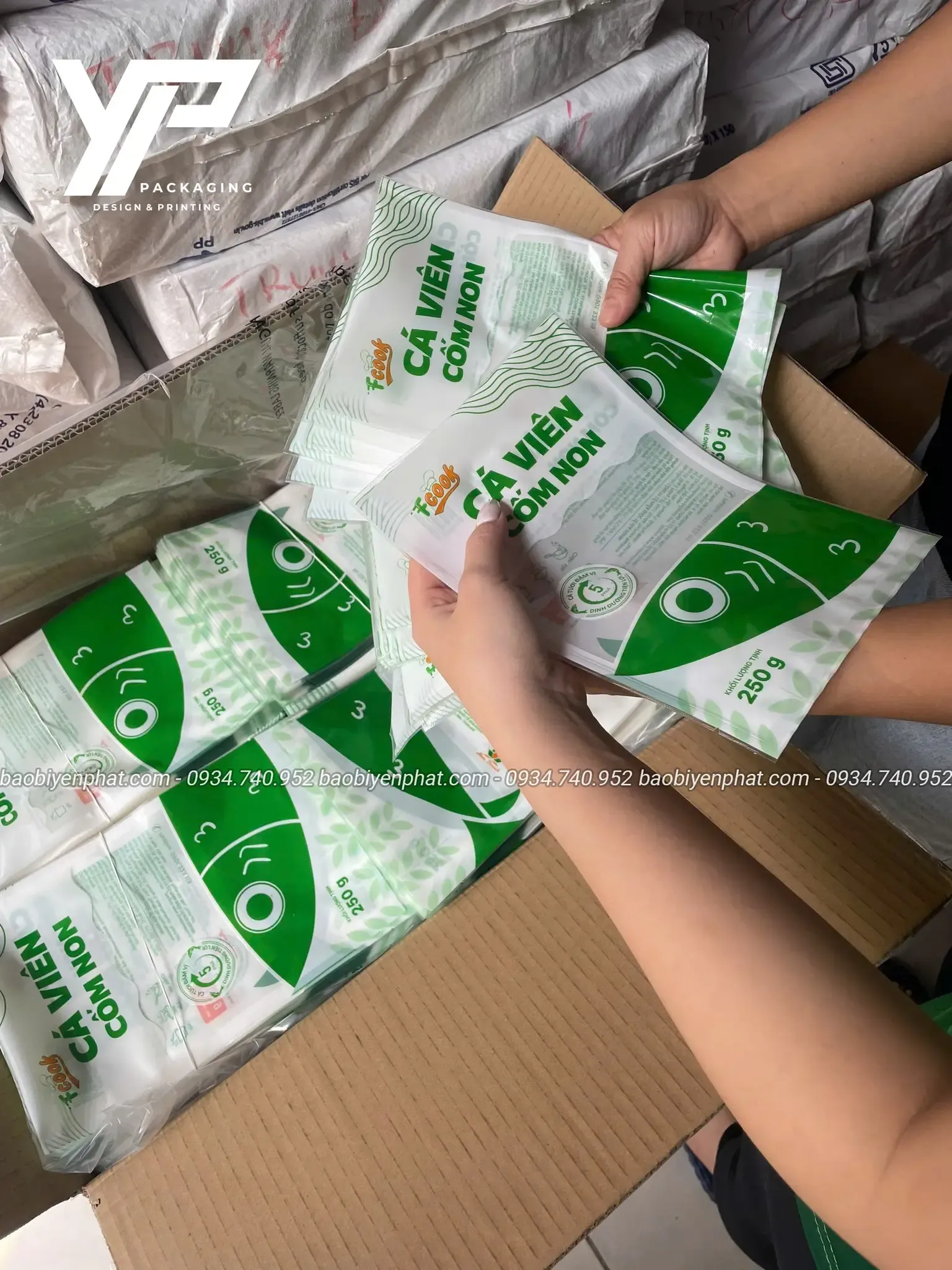 Mẫu bao bì cá viên cốm non Fcook được in ấn tại Bao Bì Yên Phát