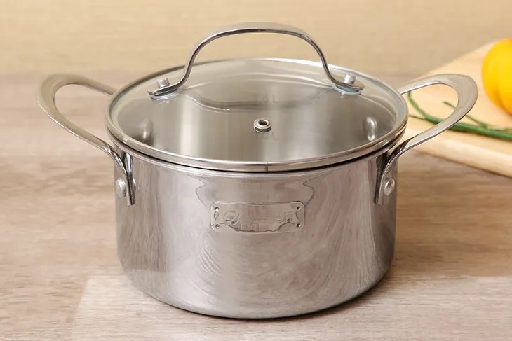 Nồi inox 304 đạt chuẩn tiếp xúc thực phẩm, không phản ứng với axit trong quá trình nấu