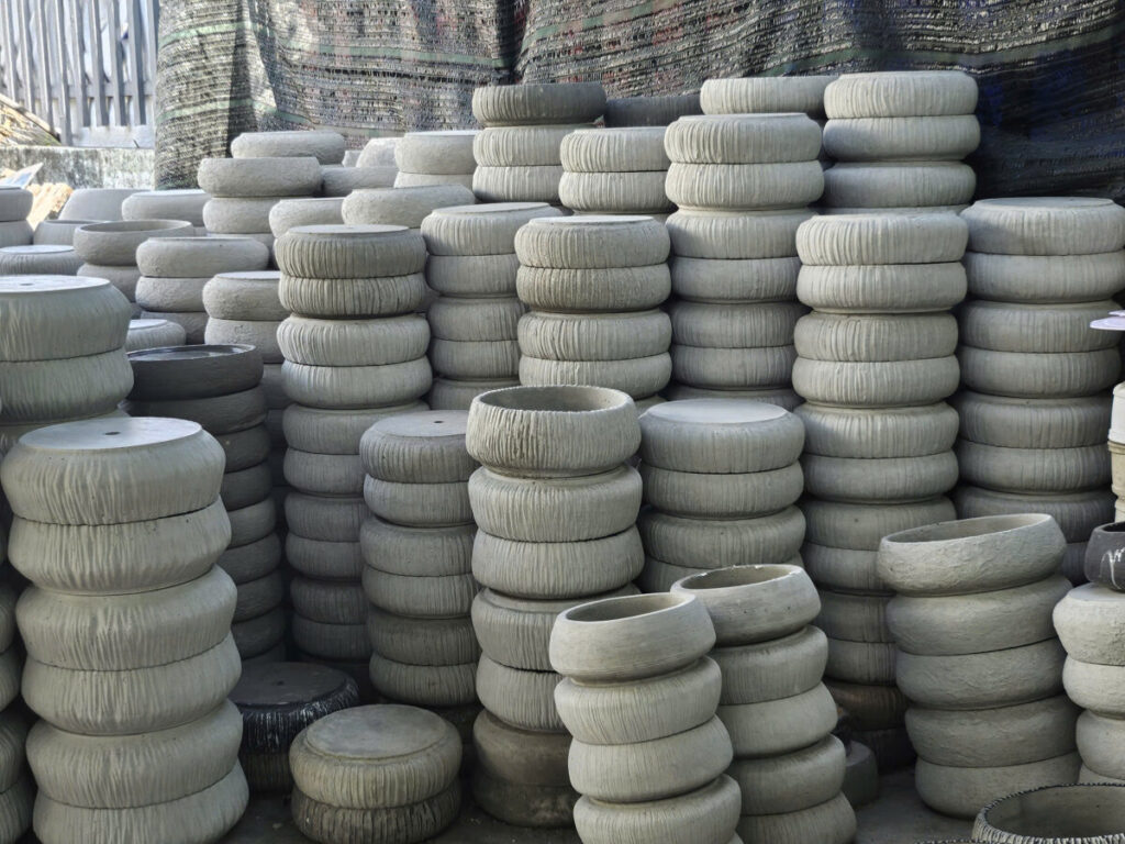 chậu xi măng giá rẻ Và Giải Pháp Trang Trí Không Gian Xanh Bền Vững