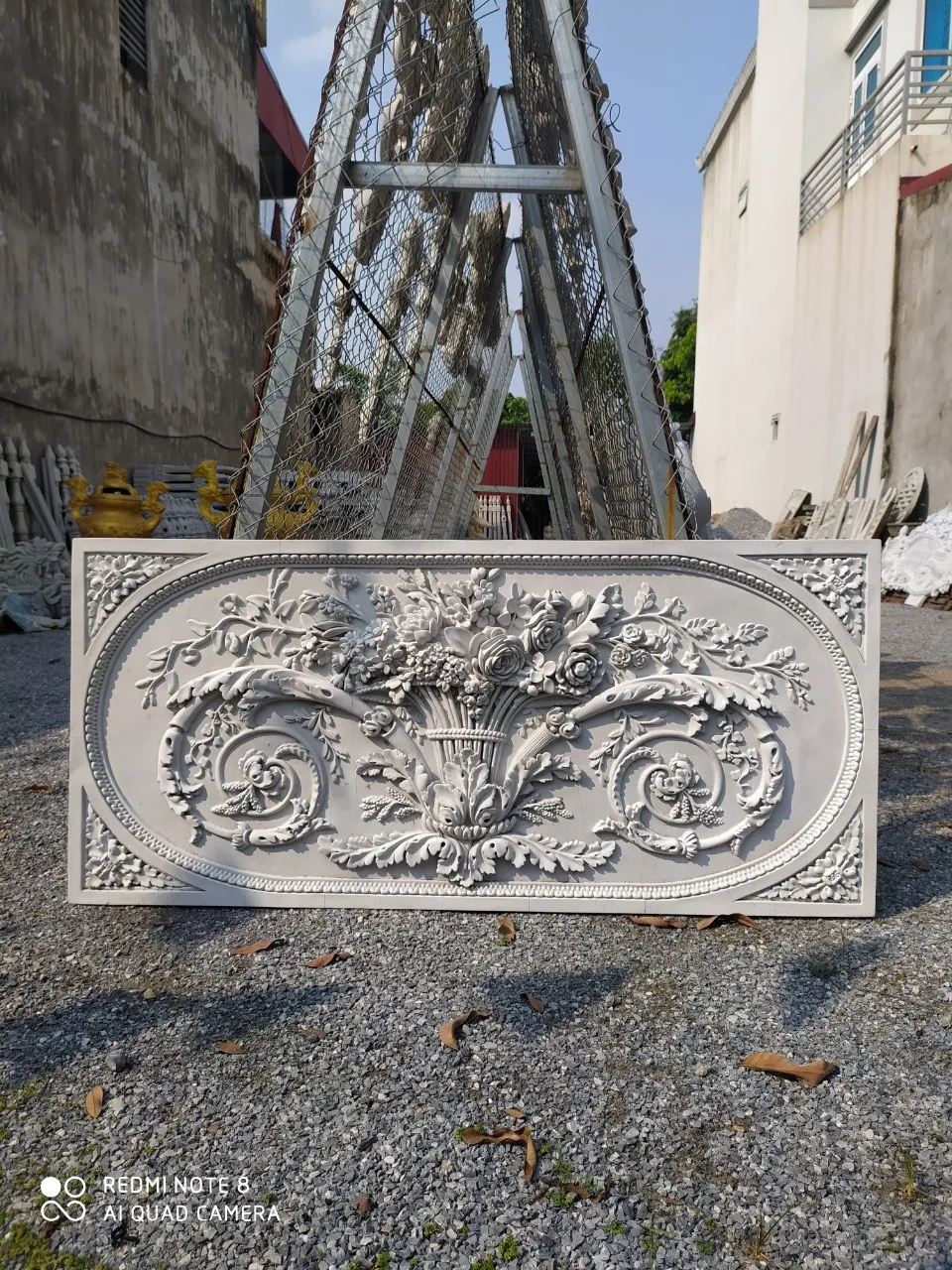 Hoa văn phù điêu xi măng