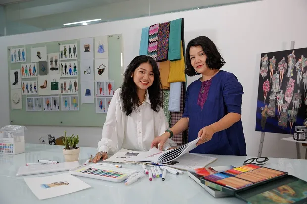 Ngành Thiết kế thời trang đang là mảnh đất màu mỡ mang đến nhiều cơ hội việc làm cho các bạn trẻ