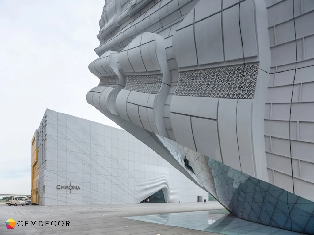 Kiểm tra độ dày và chất lượng tấm bê tông sợi thủy tinh trước khi lắp đặt