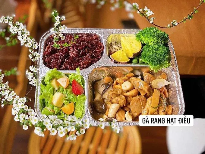 Khay nhôm bạc 4 ngăn đựng thực phẩm giúp duy trì nhiệt độ