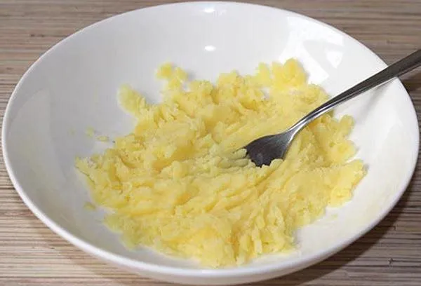 Khoai tây nghiền kết hợp bột tạo mùi thu hút chuột