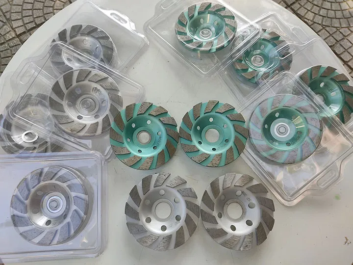 Chi tiết cấu tạo lưỡi mài bê tông D100