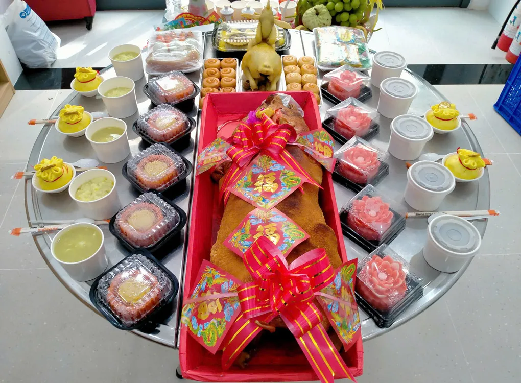 HÃ¬nh áº¢nh Ã NghÄ©a Cá»§a MÃ¢m CÃºng Vá» NhÃ  Má»›i