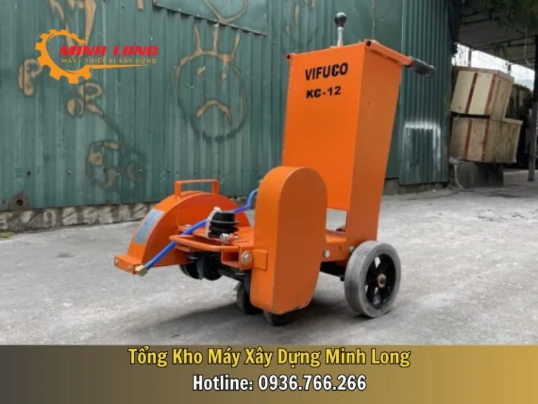Sử dụng máy cắt bê tông lưỡi 500 trong quy trình sửa chữa mặt đường TCVN