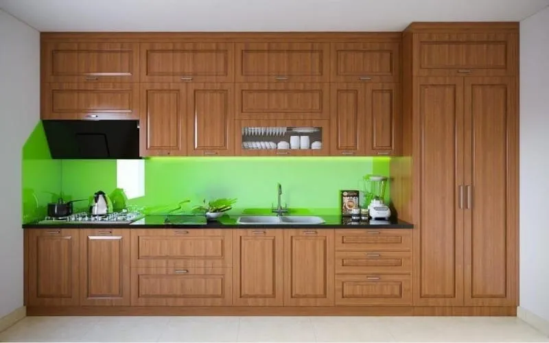 Nên làm tủ bếp bằng vật liệu gì - Cánh tủ bếp gỗ gõ đỏ