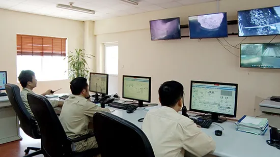 Phòng điều hành sản xuất tự động hiện đại giúp quản lý quy trình tại Nhà máy xi-măng Mai Sơn