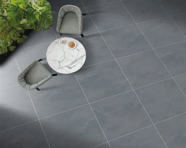 Gạch lát nền xi măng kích thước 30x30 được thi công tại khu vực ban công căn hộ