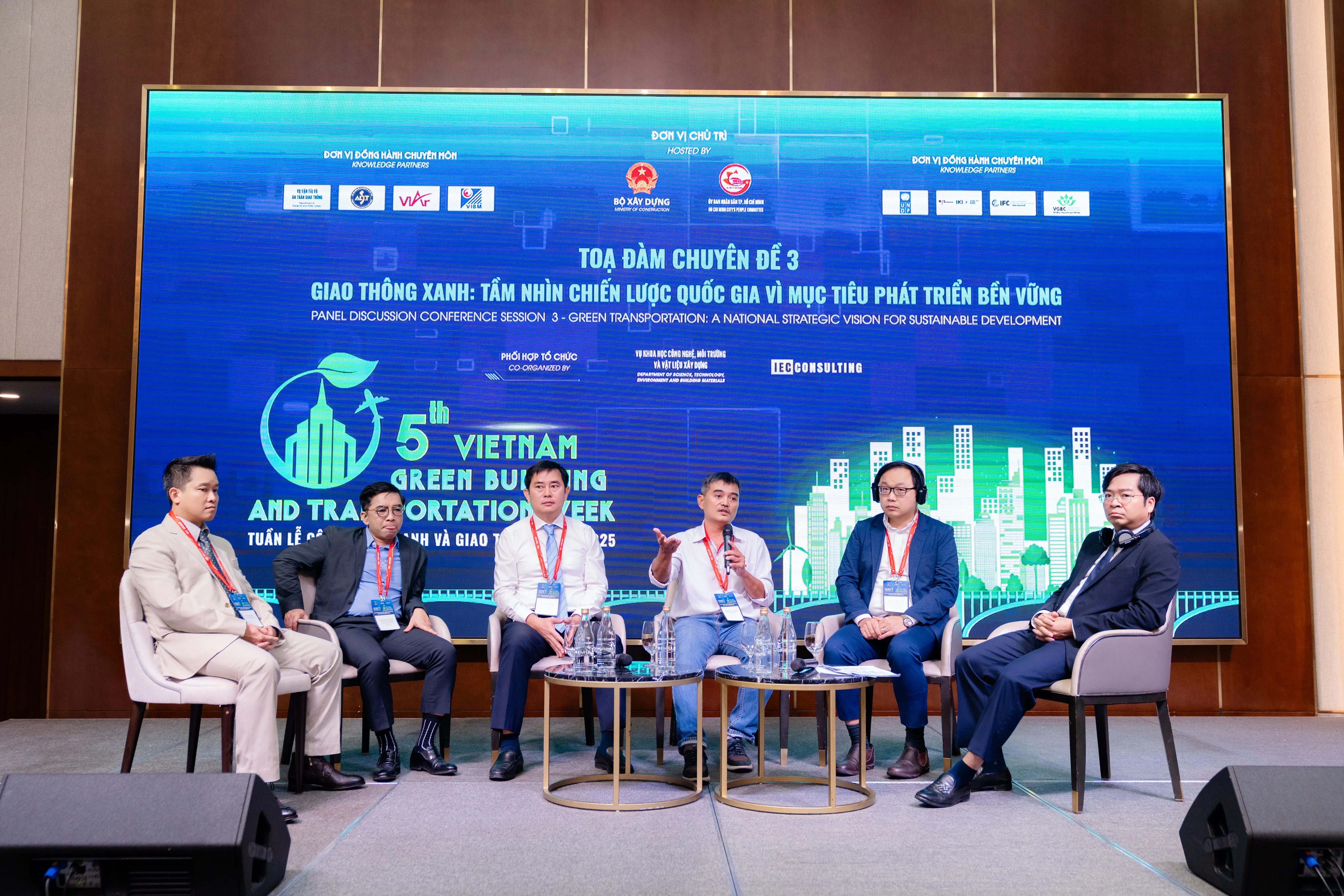 Tham gia tuần lễ công trình xanh