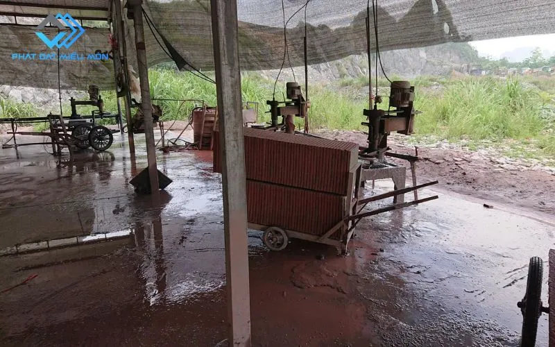 Dưỡng hộ (ủ gạch) – Giúp lam bê tông chữ z đạt cường độ tiêu chuẩn