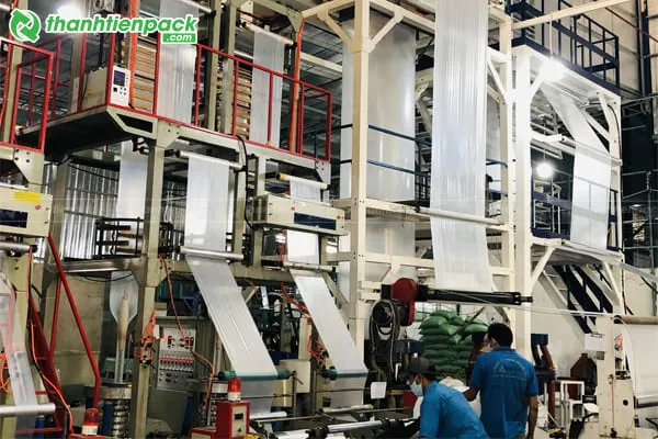 Xưởng sản xuất in túi chè hút chân không quy mô lớn