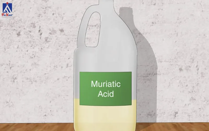 Axit muriatic tẩy xi măng trên gạch Sử dụng axit muriatic cần pha loãng và cẩn thận