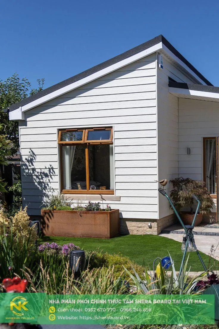 Hình ảnh thực tế thi công ốp tường giả gỗ tại công trình dân dụng 2