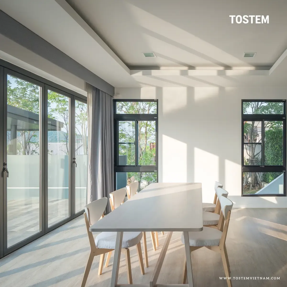 Tránh xây nhà theo hướng mà gió lạnh mùa đông thổi vào cửa chính