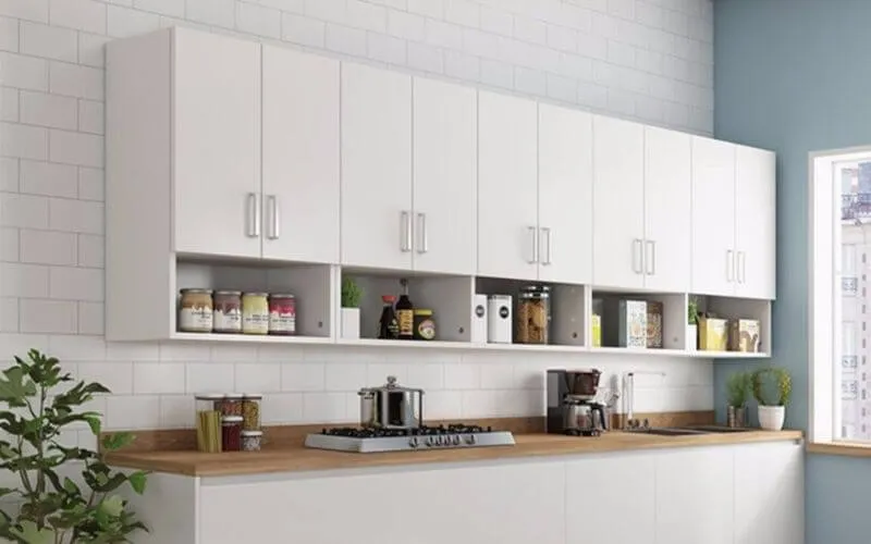 Lắp đặt tủ bếp treo tường cung cấp thêm không gian