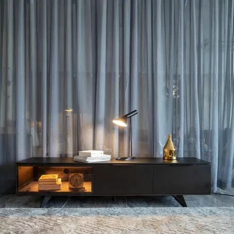 Nhữ˜ng chiếc đèn ngủ cũng là vật dụng trang trí phòng ngủ không nên bỏ qua