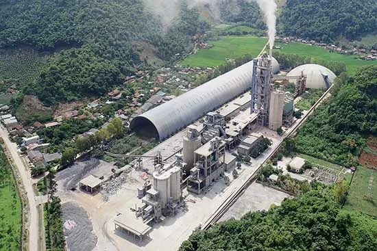 Toàn cảnh Nhà máy xi-măng Mai Sơn với quy mô sản xuất hiện đại