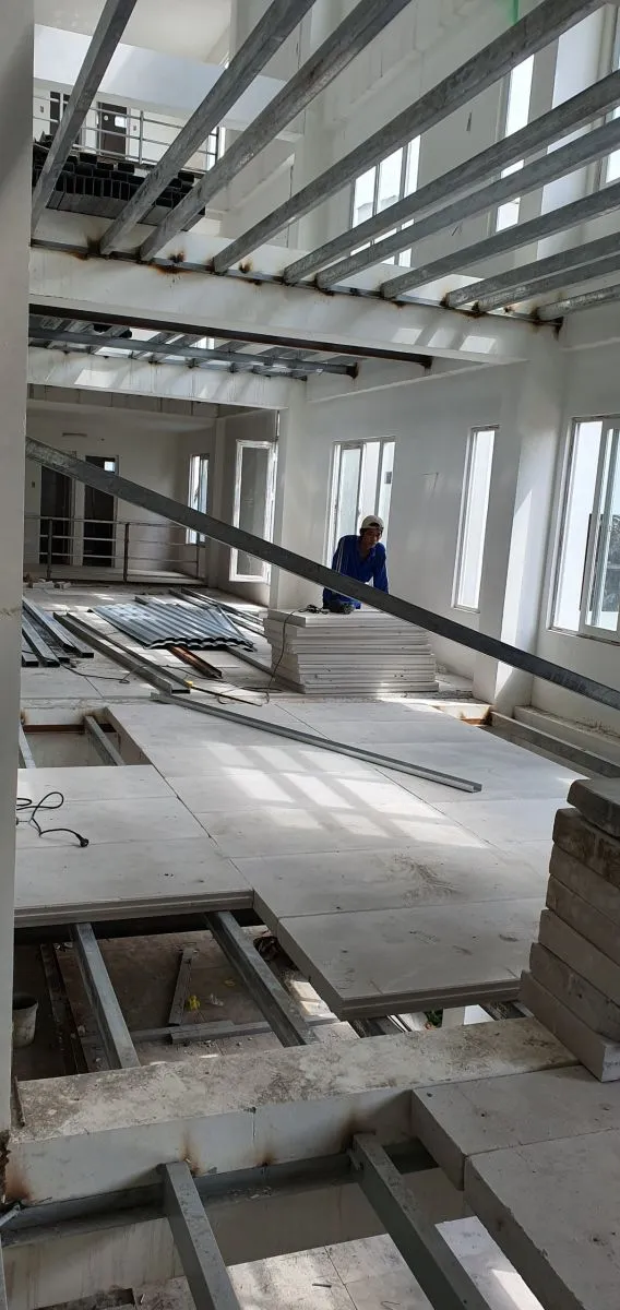 Tấm panel AAC lắp đặt làm sàn lót cho nhà khung thép